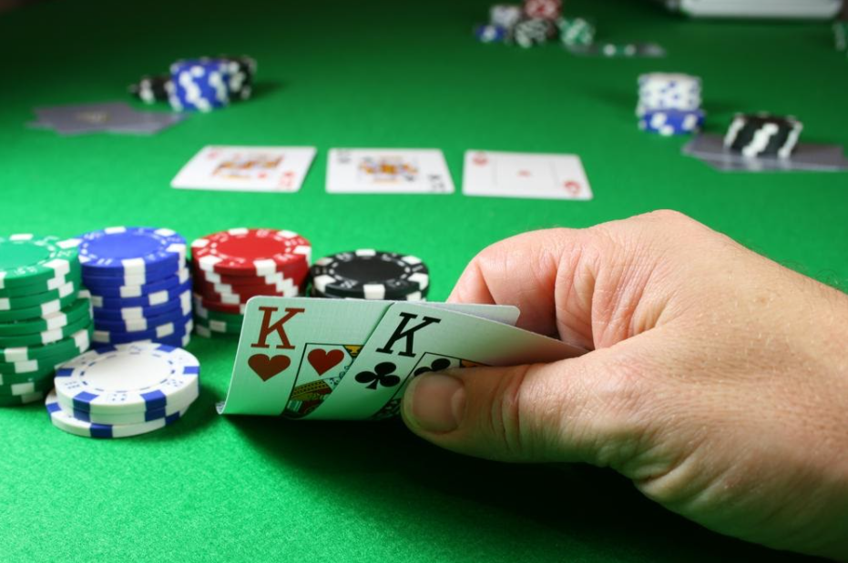 Hướng dẫn chi tiết về cách chơi Baccarat