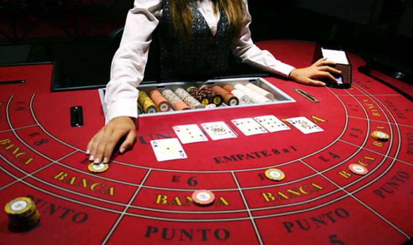 Về Baccarat và Baccarat online