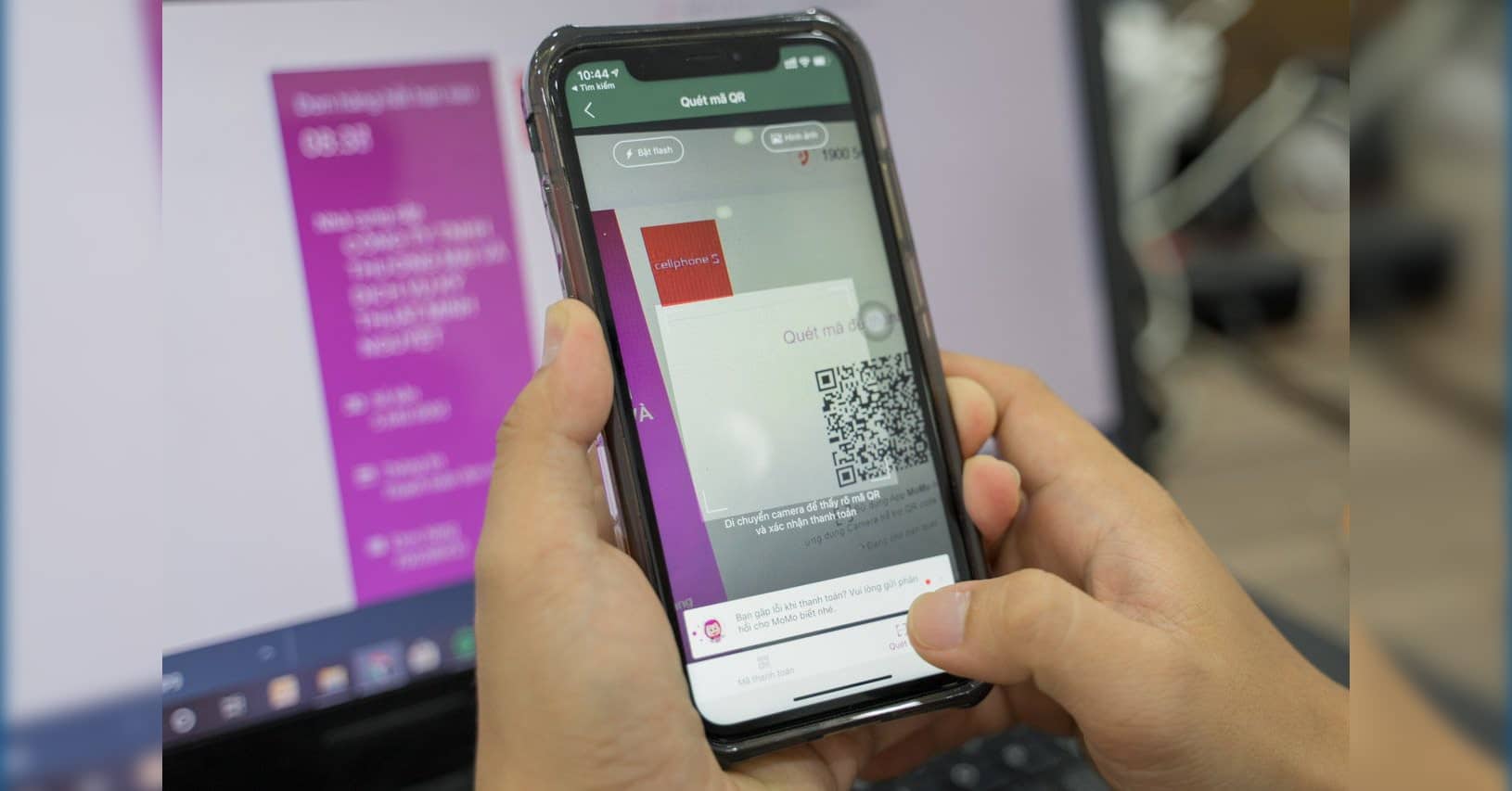 Bạn mở Ví điện tử MoMo và chọn QUÉT MÃ