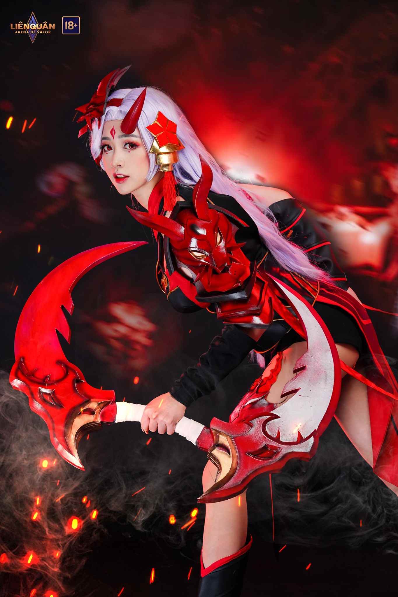 Hình Yena nguyệt tộc cosplay
