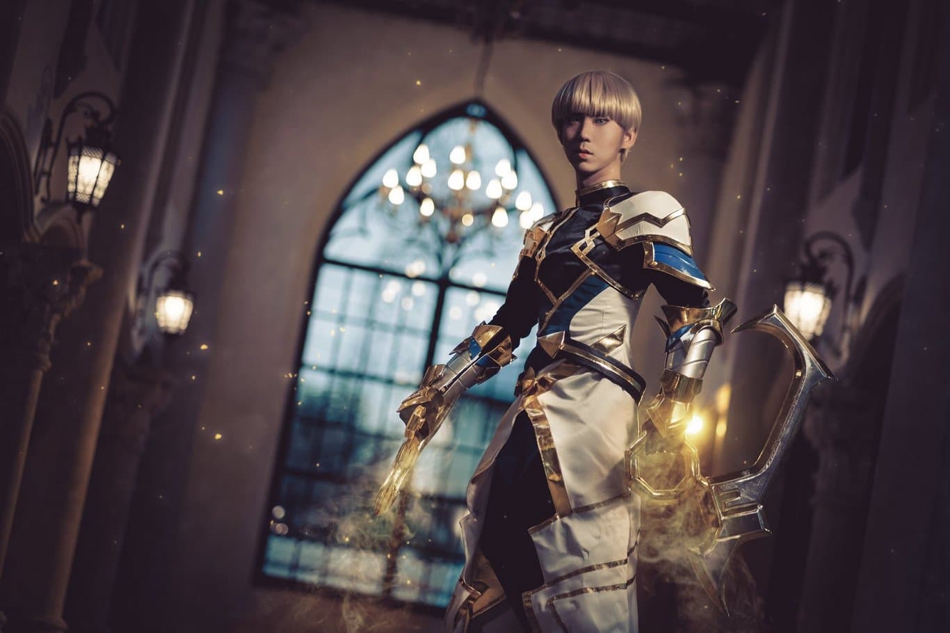 Hình nền Enzo cho máy tính cosplay