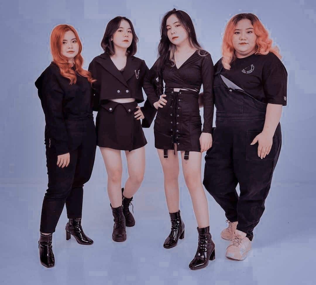 Ảnh Hội Chị Em Hero Team Ngoài Đời