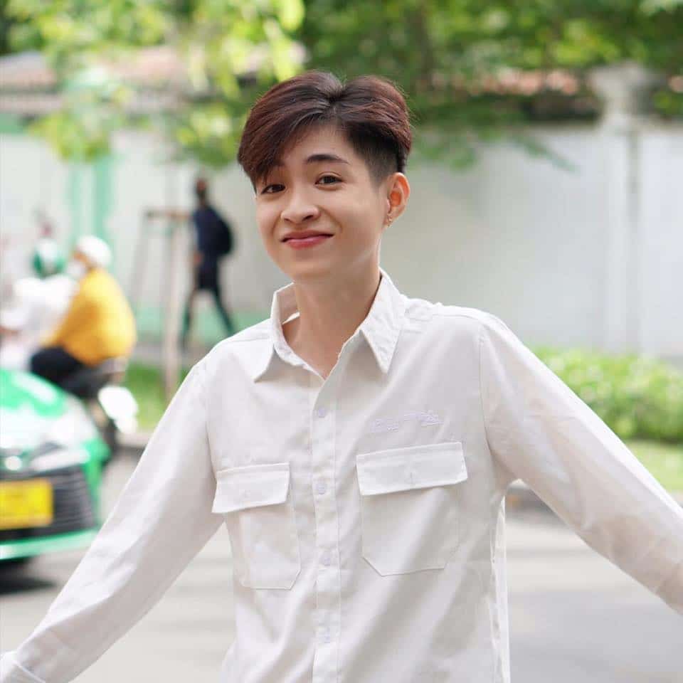 Ảnh Khabi Đứng