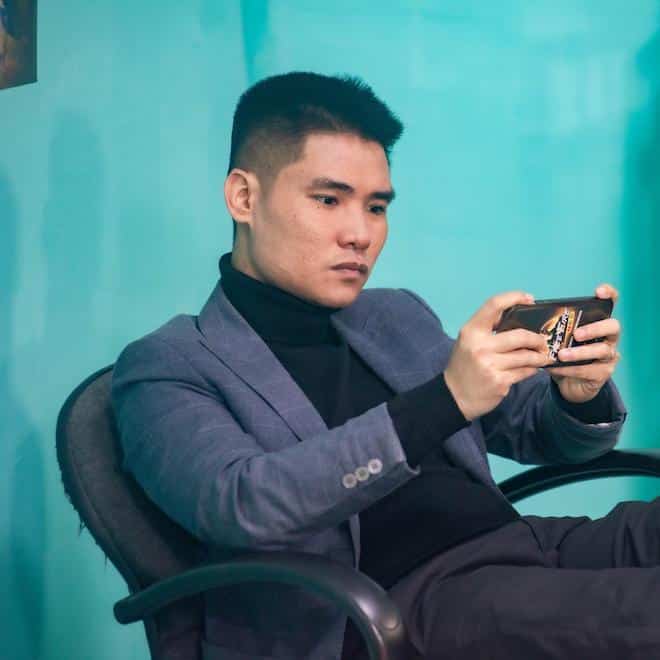 Hình Bác Gấu ngầu nghiêm túc