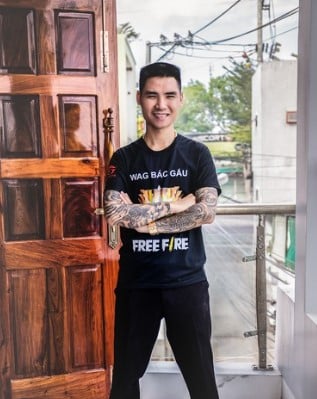 Hình Bác Gấu xăm hình trên cánh tay