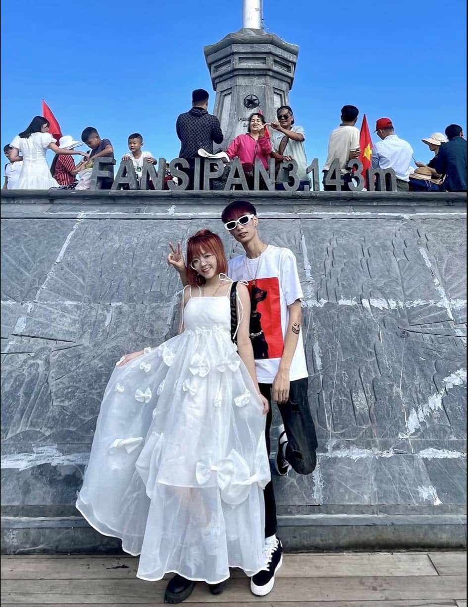 Hình Đức Mõm và Mon đi Sapa