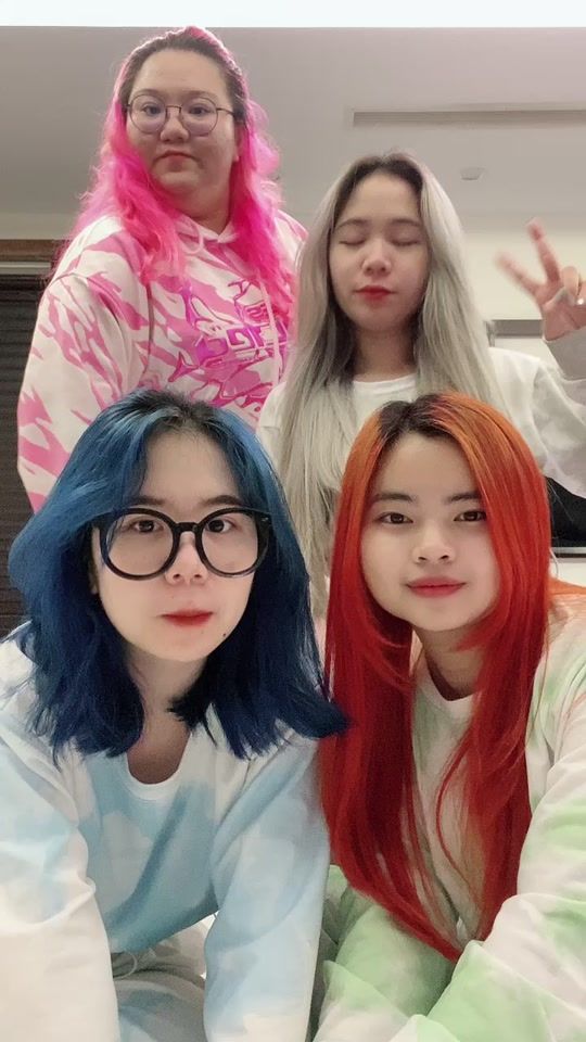 Hình Hội Chị Em Hero Team Ngoài Đời