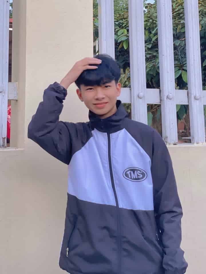 Hình NTN Free Fire lúc đi học