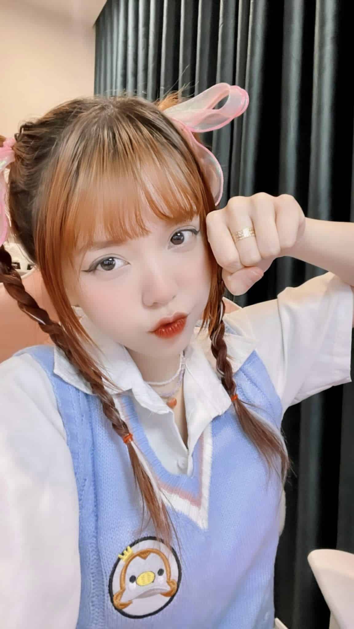 Hình ảnh Bé Mon TV cute