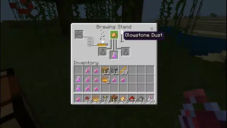 Thêm Glowstone Dust vào hộp trên cùng của menu pha chế
