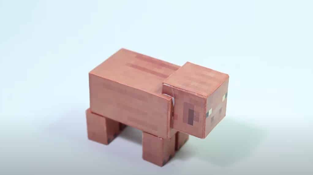 Gấp con heo giấy Minecraft thành công