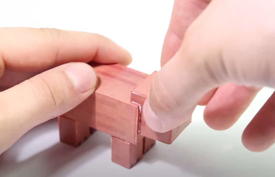 Ghép tại các khối để tạo thành hình con heo