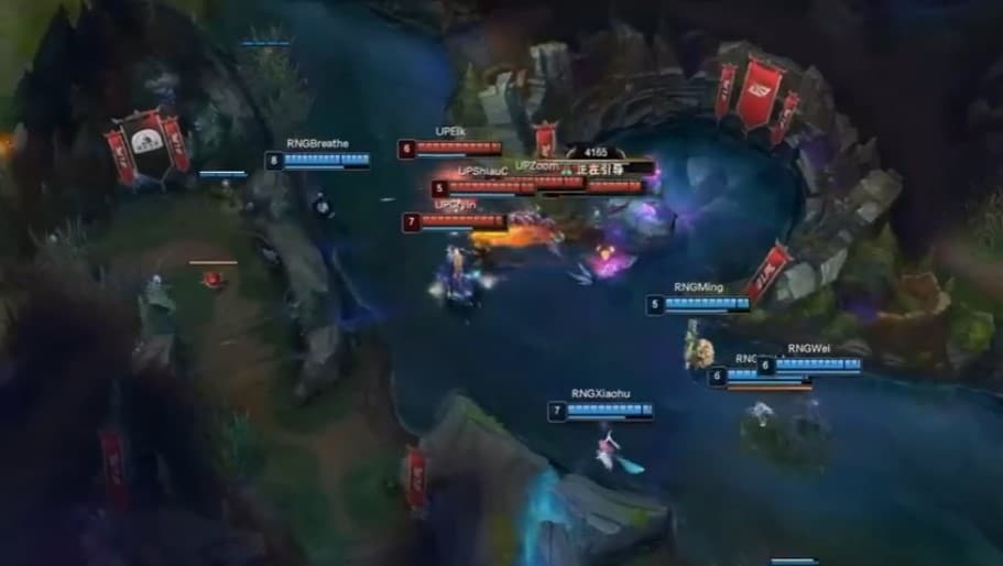 Cố gắng cấu rỉa máu Syndra