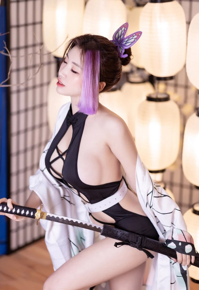Hình Shinobu cosplay bikini cực đẹp