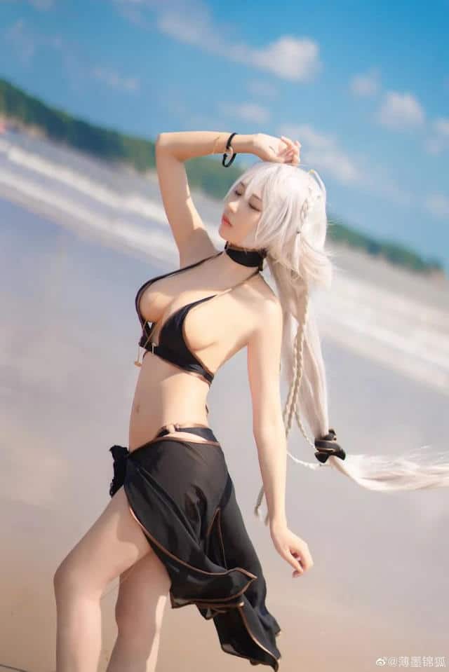 Cosplay tướng nữ liên quân k mặc đồ k che
