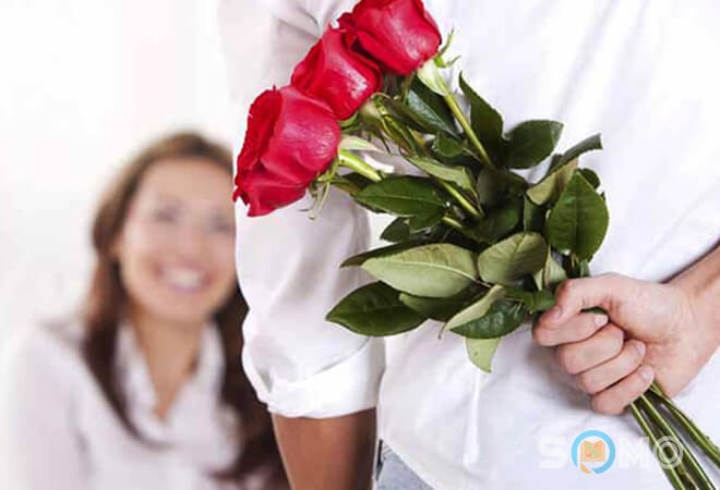 mơ thấy được tặng hoa đánh con gì